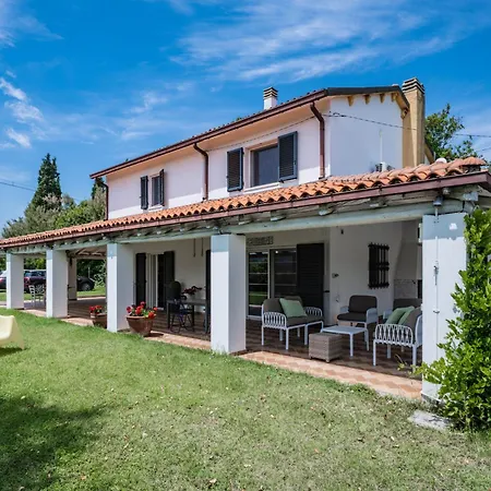 Villa Panoramica Con Piscina